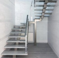 Лестница на чистовом металлокаркасе