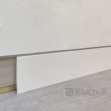 Плінтус алюмінієвий Kluchuk прихованого монтажу 30х15 мм